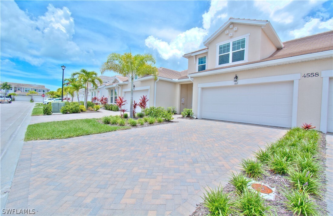 4558 Arboretum Cir in Naples, FL - Building Photo