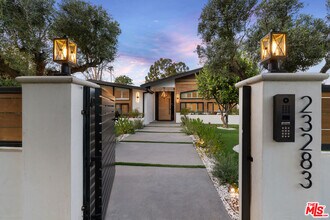 23283 Erwin St in Los Angeles, CA - Building Photo - Building Photo