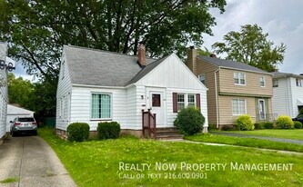 1247 Argonne Rd in South Euclid, OH - Building Photo