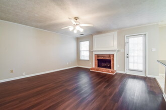 1068 Litchfield Way SW in Marietta, GA - Building Photo - Building Photo
