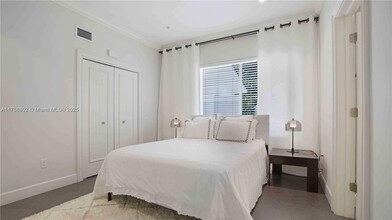 8650 Old Cutler Rd in Coral Gables, FL - Building Photo - Building Photo
