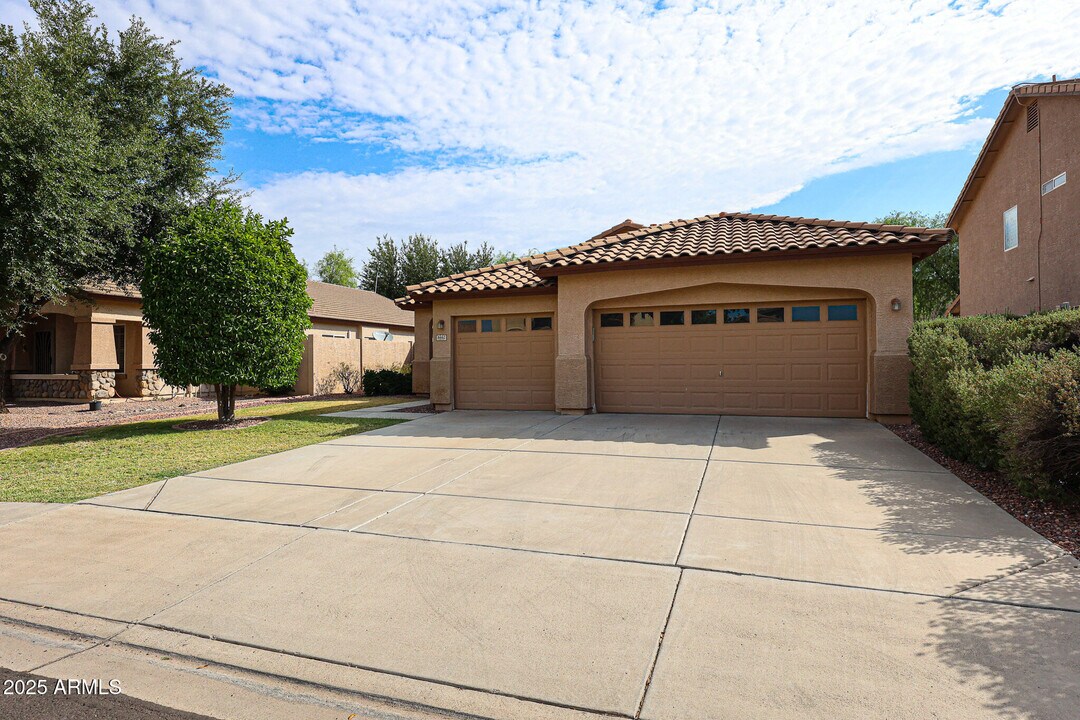 8442 W Mary Ann Dr in Peoria, AZ - Building Photo