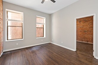 Lombardy Flats in Cincinnati, OH - Foto de edificio - Interior Photo