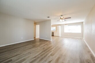 3507 Montclair Cir in North Port, FL - Building Photo - Building Photo