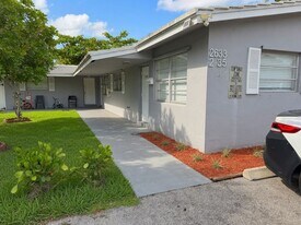 2633-2635 NW 9th Ave in Wilton Manors, FL - Building Photo