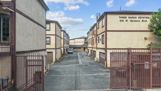 property at 515 W Gardena Blvd