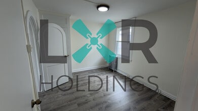 7242 Glenthorne Rd in Upper Darby, PA - Building Photo - Building Photo