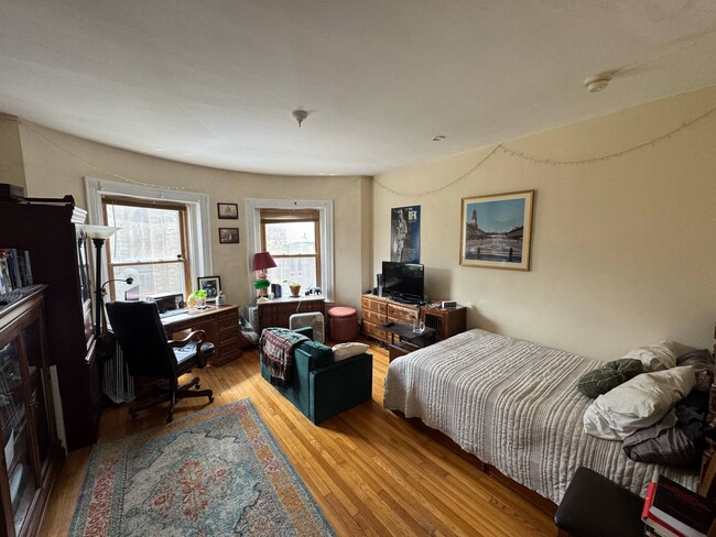 1091 Boylston St, Unit 3