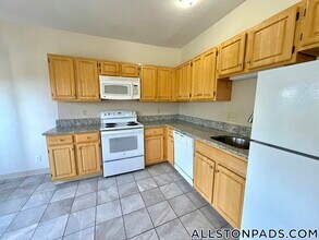 1131 Commonwealth Ave in Boston, MA - Building Photo - Building Photo