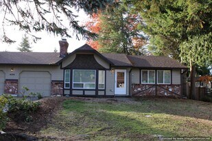 4116 80th Ave W in University Place, WA - Building Photo