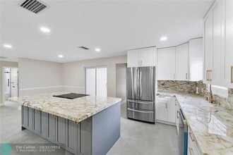 828 Johnson St in Hollywood, FL - Building Photo - Building Photo