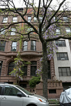 33 W 74th St in New York, NY - Building Photo - Building Photo