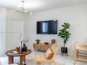 628 NE 2nd St in Dania Beach, FL - Foto de edificio - Building Photo