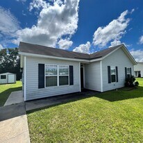 6438 Swallowtail Dr in Statesboro, GA - Building Photo