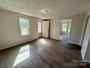 1902 W 5th Ave in Gastonia, NC - Building Photo - Building Photo