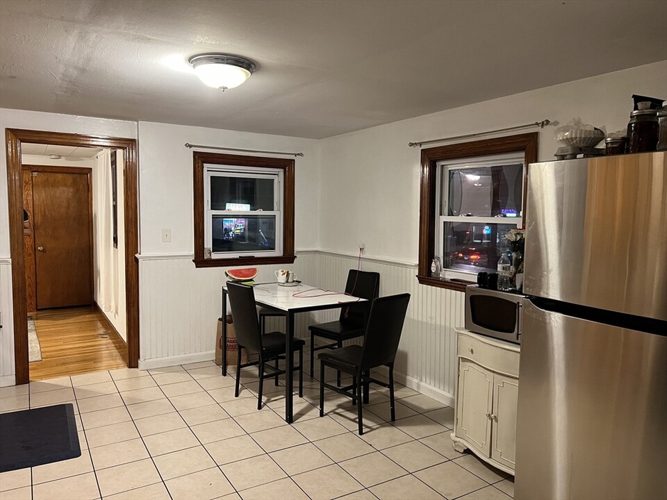 885 Salem St, Unit #885 in Malden, MA - Building Photo