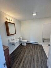 199 Rte 13 in Brookline, NH - Foto de edificio - Building Photo