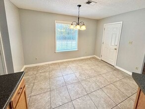 4851 Callaway Hills Dr in Memphis, TN - Foto de edificio - Building Photo