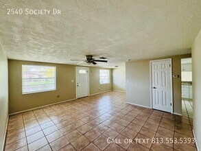2540 Society Dr in Holiday, FL - Building Photo - Building Photo