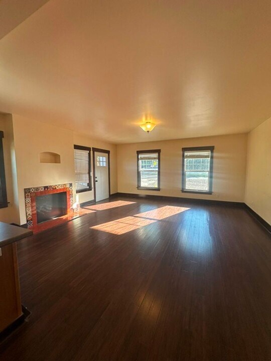 1046 N Eldorado Ave in Klamath Falls, OR - Building Photo