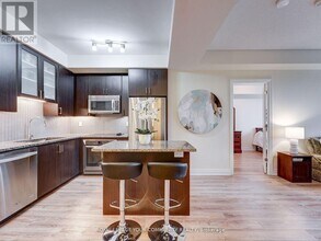 9088 Yonge St in Richmond Hill, ON - Building Photo - Building Photo