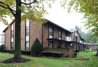 Parkside Village Apartments in Dover, OH - Building Photo - Building Photo