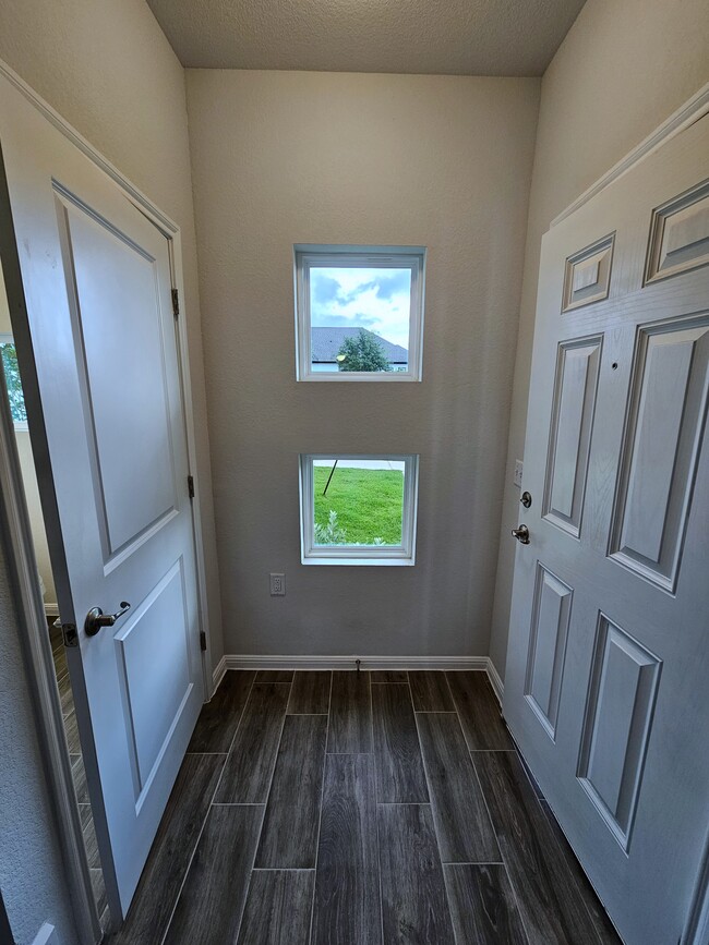 9612 Whisper Willow Blvd in Manor, TX - Foto de edificio - Building Photo