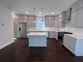 631 Fairview Ave NE in Grand Rapids, MI - Building Photo - Building Photo