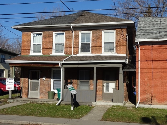 427 Johnson St in Kingston, ON - Building Photo