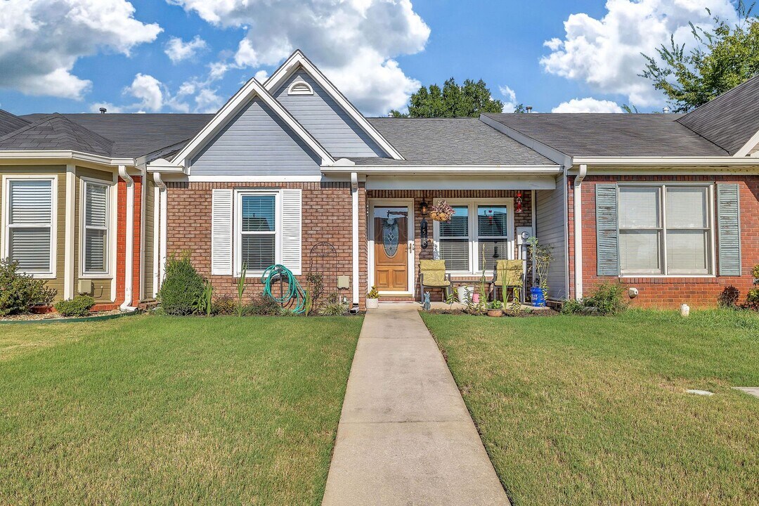 1512 Forestview Dr SW in Decatur, AL - Building Photo