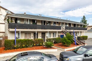 916 S. Cambridge St. in Anaheim, CA - Building Photo