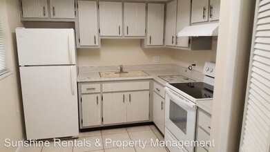 3815 SE 15th Pl in Cape Coral, FL - Building Photo - Building Photo