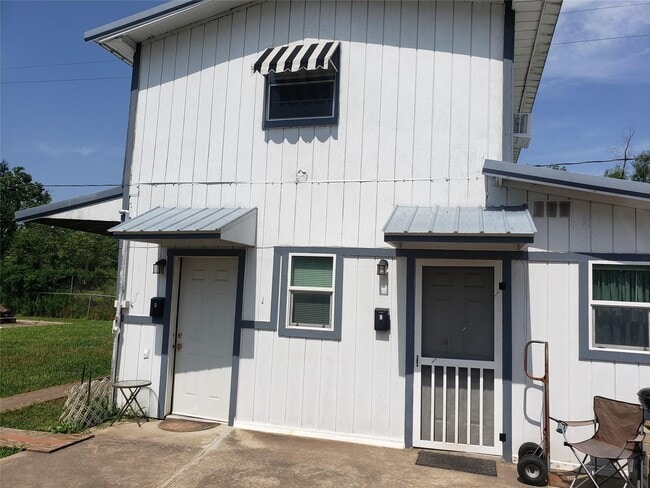 property at 3818 Hamid Blvd