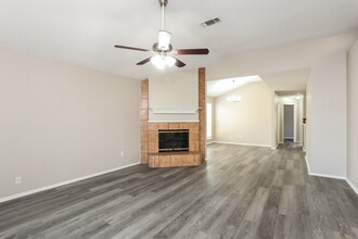 5907 King William Dr in Arlington, TX - Building Photo - Building Photo