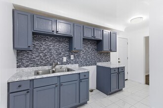 10934 Nottingham Rd in Detroit, MI - Building Photo - Building Photo