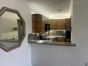 8145 NW 7th St in Miami, FL - Building Photo - Building Photo