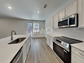 1459 Aquamarine Dr in Loganville, GA - Foto de edificio - Building Photo