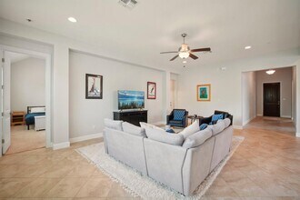 134 Summer Square Dr in Austin, TX - Building Photo - Building Photo
