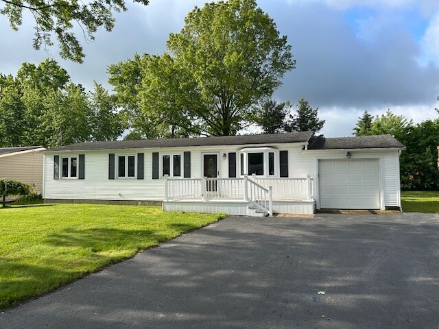 114 Morningside Rd in Niles, OH - Building Photo