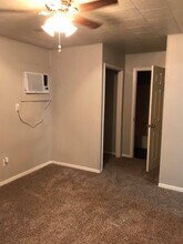 1020 N Main St in Baytown, TX - Foto de edificio - Building Photo