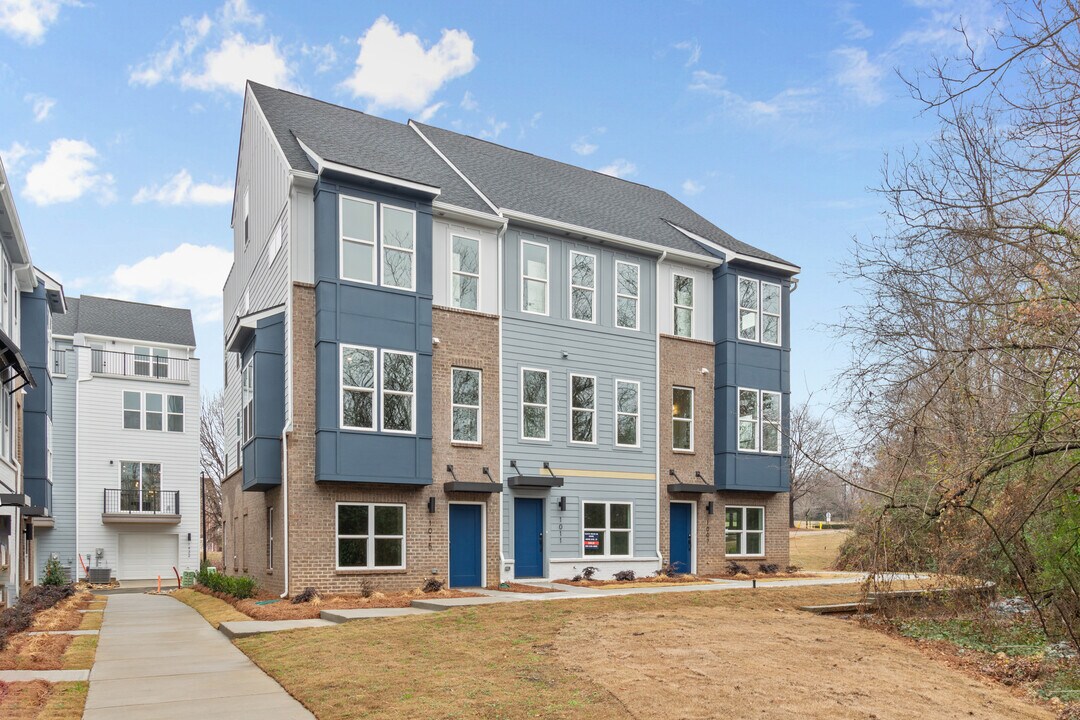 1011 Kokomo Ln in Charlotte, NC - Foto de edificio