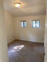 10512 SW 4th Ave in Portland, OR - Building Photo - Building Photo