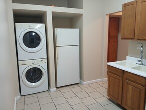 705 S Poplar St in Carbondale, IL - Building Photo - Building Photo