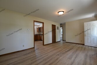 8 Girard Blvd in Joliet, IL - Building Photo - Building Photo
