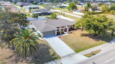 1628 Country Club Blvd in Cape Coral, FL - Building Photo - Building Photo
