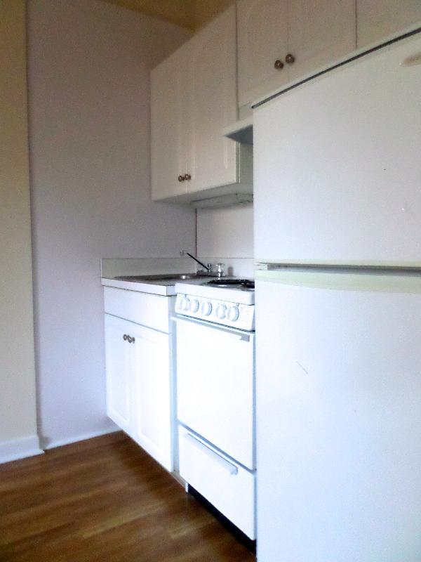 62 Boylston St, Unit 419 in Boston, MA - Foto de edificio - Building Photo