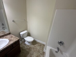 712 Tattnall Dr in Hinesville, GA - Building Photo - Building Photo