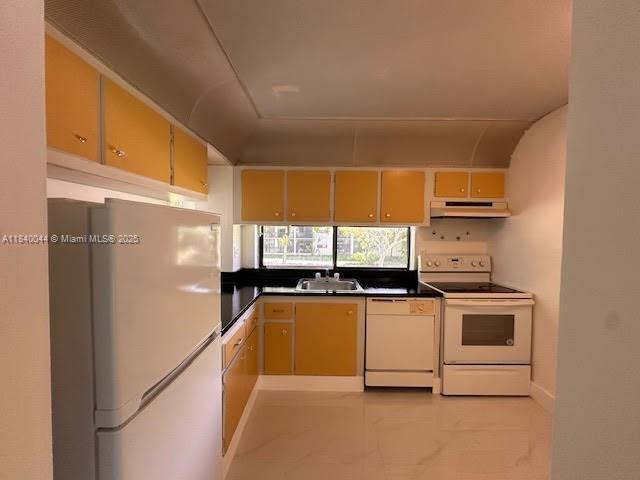 property at 17021 N Bay Rd