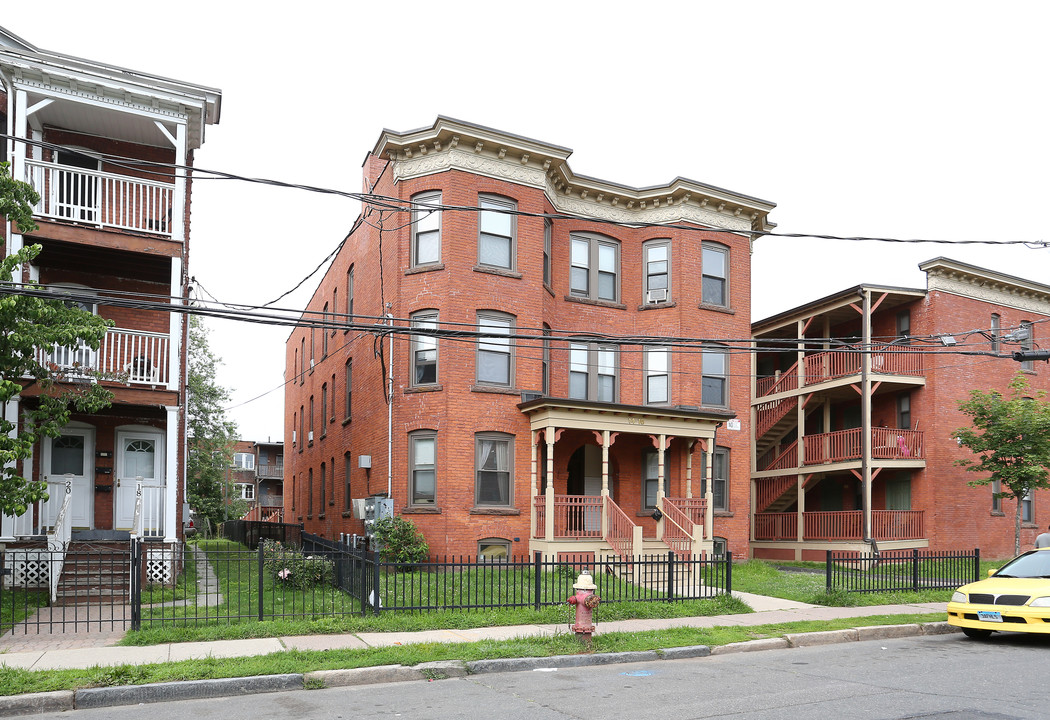 14 York St in Hartford, CT - Building Photo