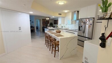 9539 Weldon Cir in Tamarac, FL - Building Photo - Building Photo